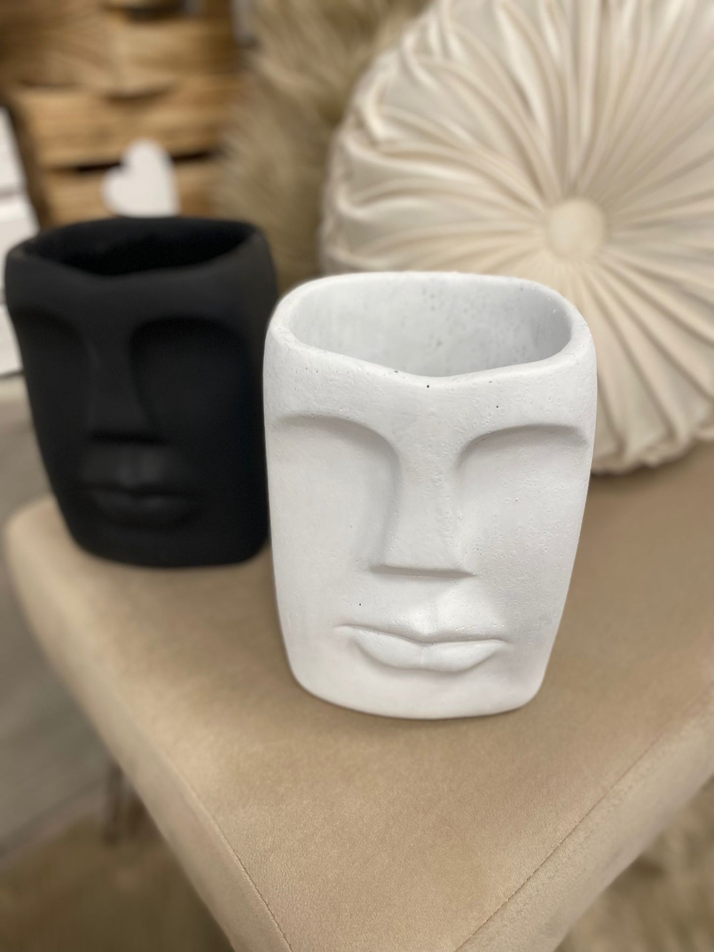 Set 2 Pezzi Vaso Decorativo Moai in Cemento