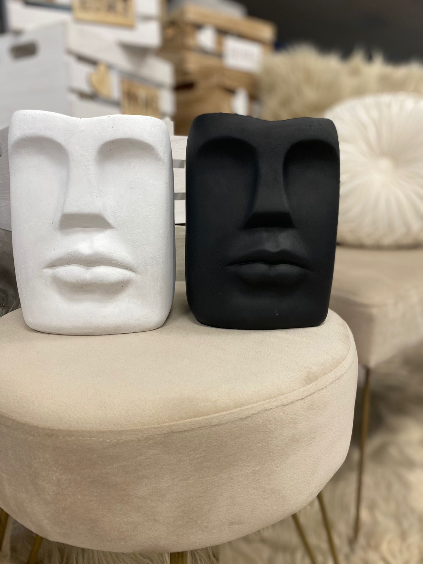 Set 2 Pezzi Vaso Decorativo Moai in Cemento