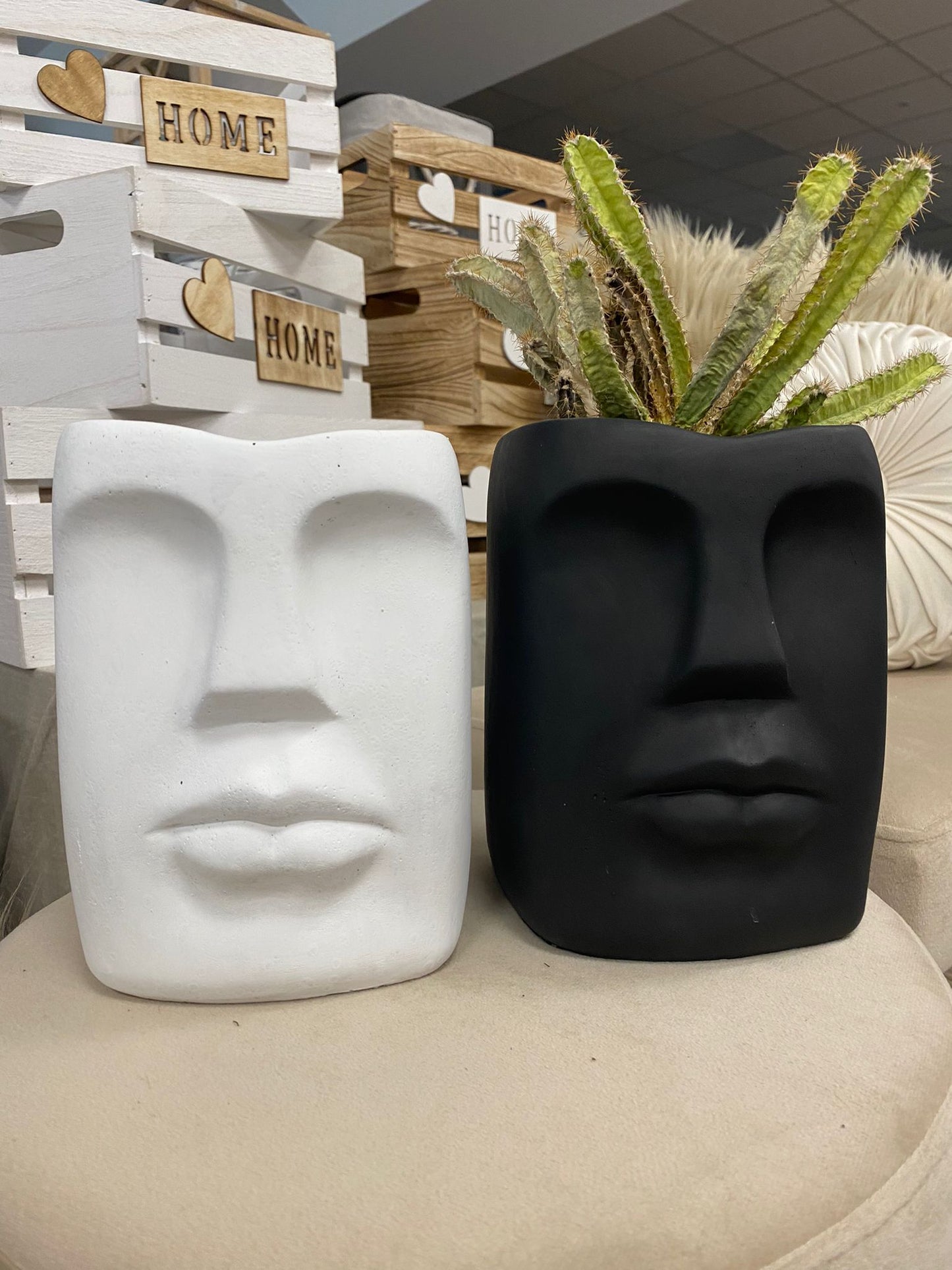 Set 2 Pezzi Vaso Decorativo Moai in Cemento